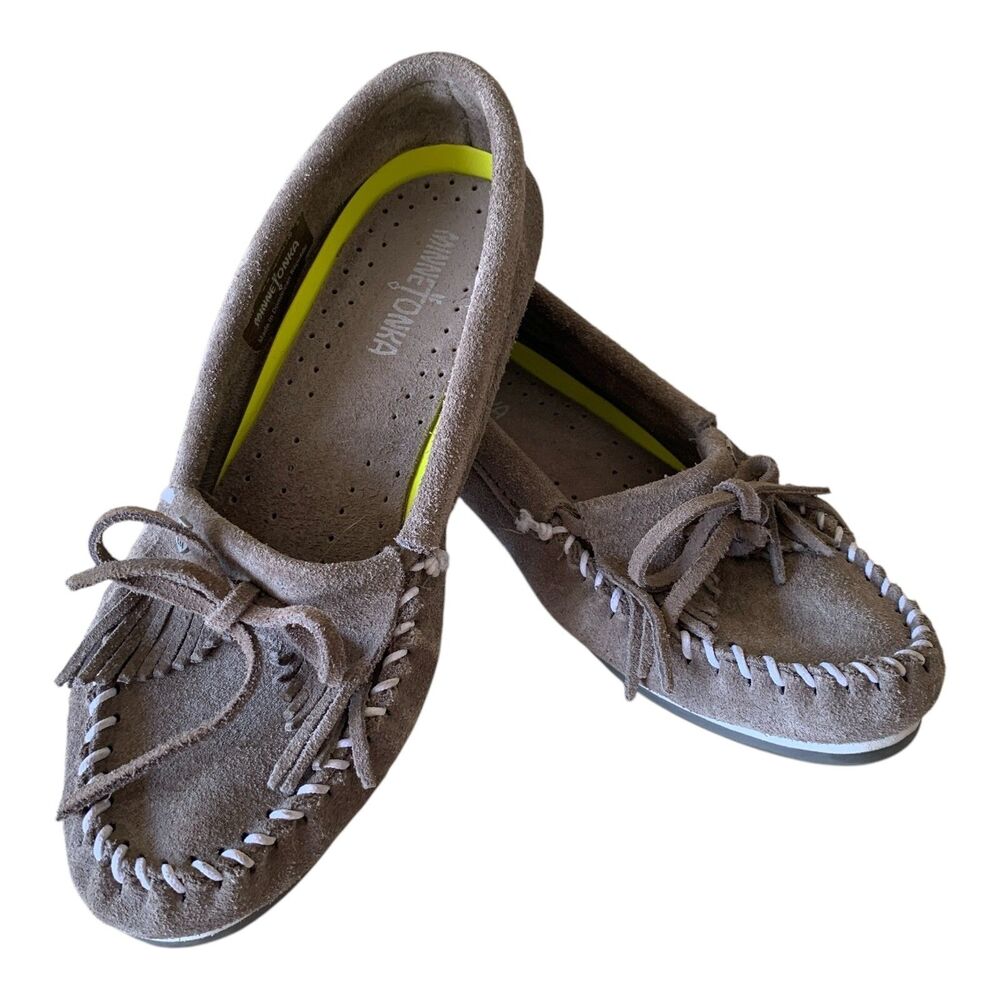 Minnetonka Moccasins Size 9.5 Gray Suede Hard Sole Fringe Slip On Casual Shoes